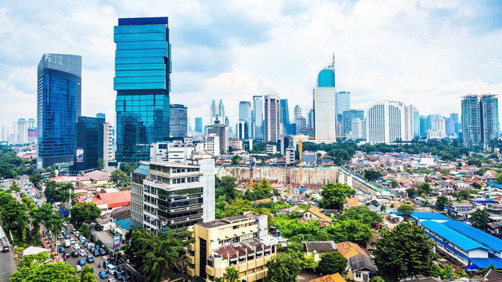 Jakarta är en av världens största städer. Hur påverkas denna stad av urbanisering?