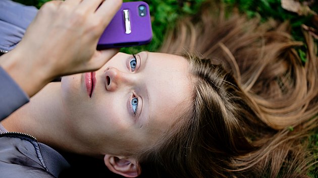 Vi använder mycket tid till vår mobiltelefon. Hur skriver vi egentligen sms?