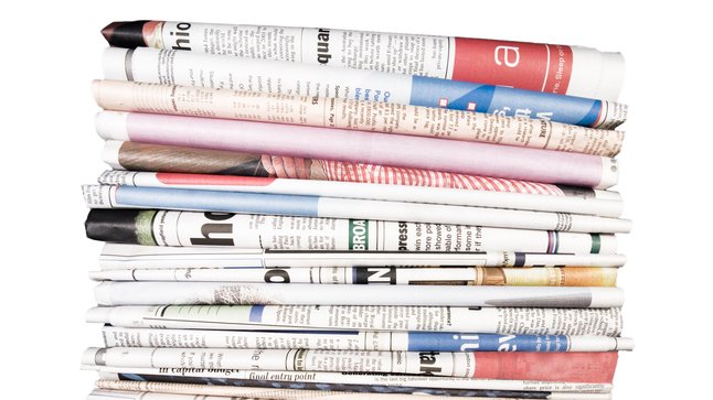 Tidningar finns både digitalt på internet och i pappersform.