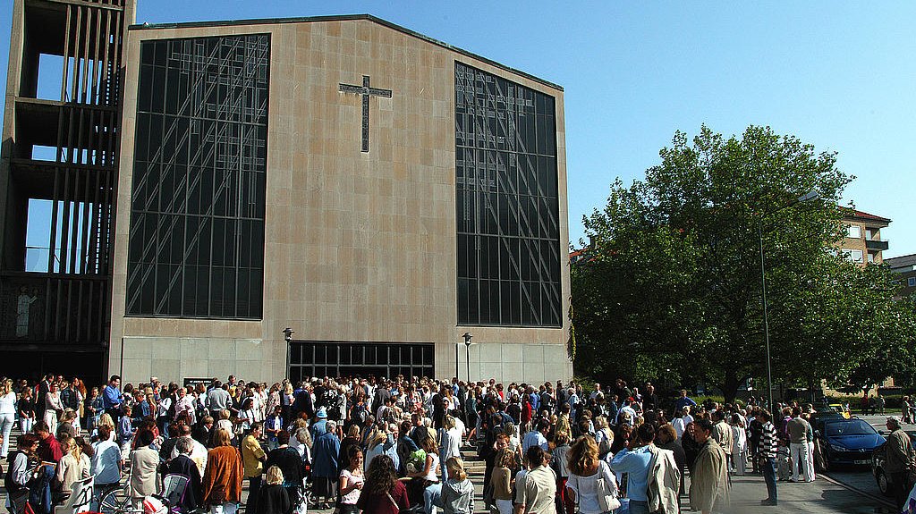 Många skolor har sina avslutningar i den lokala kyrkan. Ska det vara tillåtet?